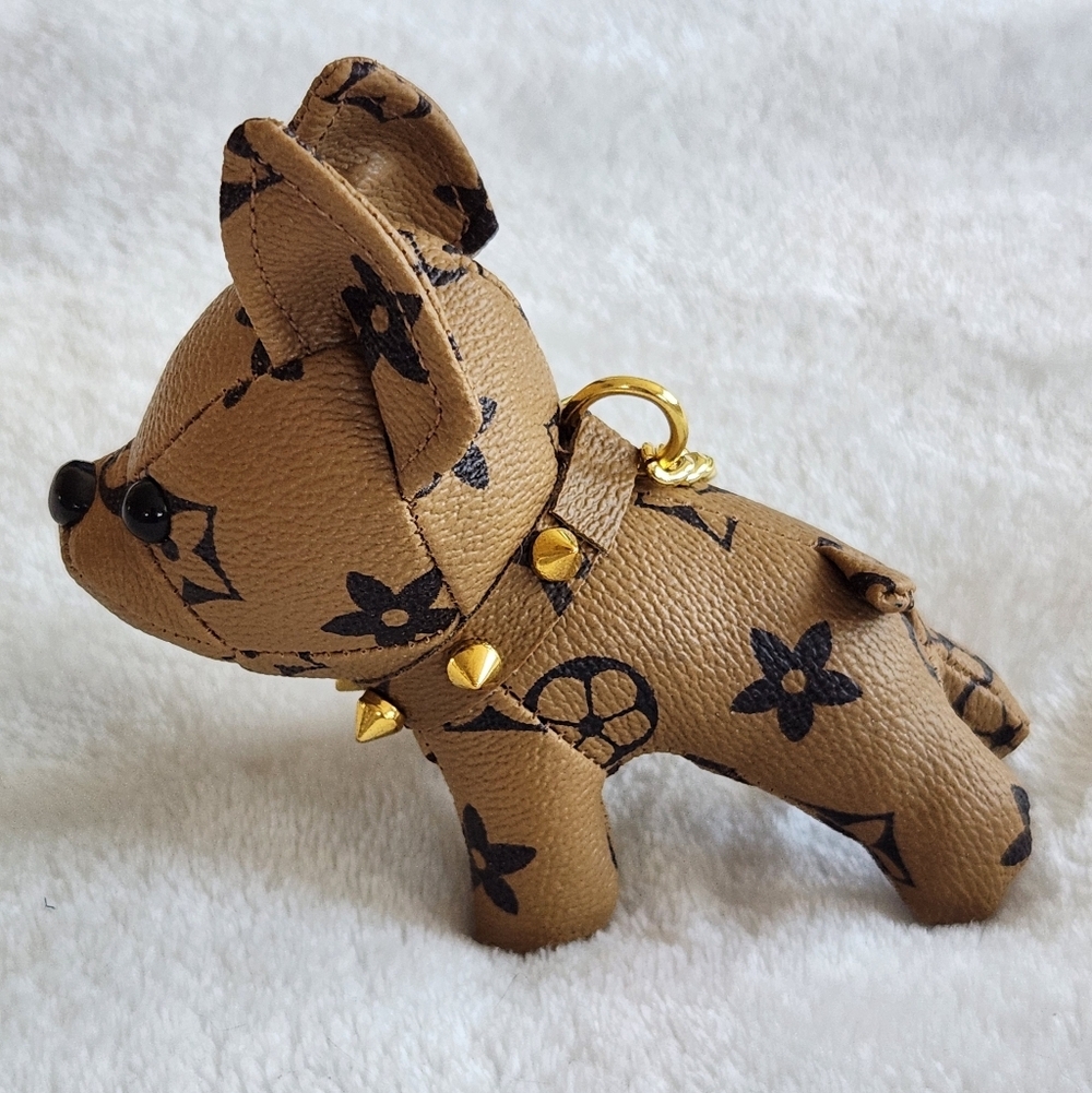 Luxury Tan Dog Iconic Logo Bag Charm with Gold Accents - Picture 3 of 7